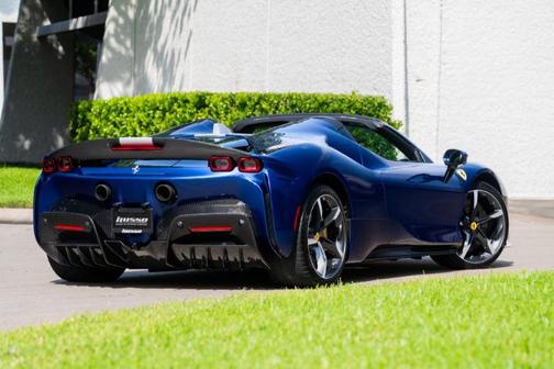 2022 Ferrari SF90 Spider Base