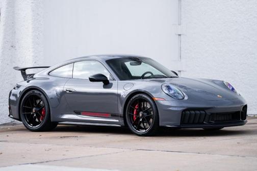 2025 Porsche 911 Carrera 4 GTS