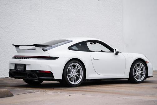 2025 Porsche 911 Carrera