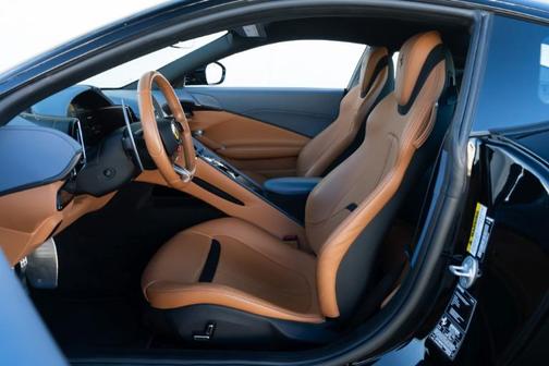 2022 Ferrari Roma Base