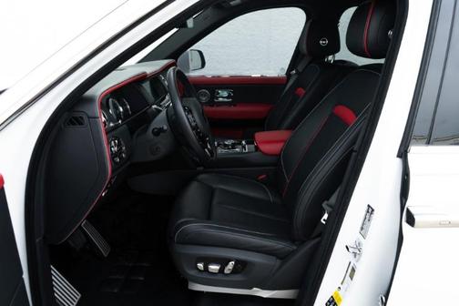 Arctic White 2022 Rolls-Royce Cullinan