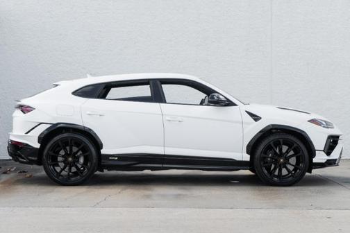 2024 Lamborghini Urus S