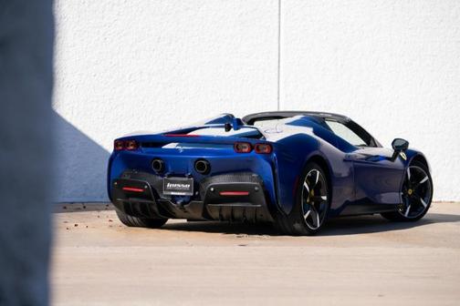 2025 Ferrari SF90 Spider Base