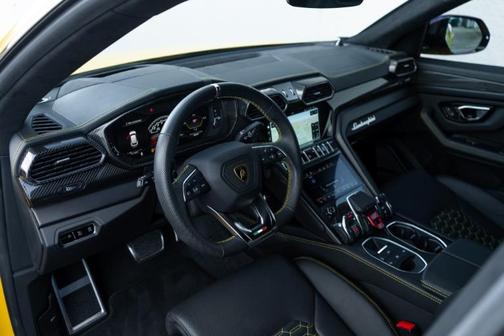 2021 Lamborghini Urus 