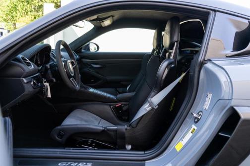 2024 Porsche 718 Cayman GT4 RS