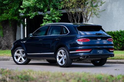 2024 Bentley Bentayga V8