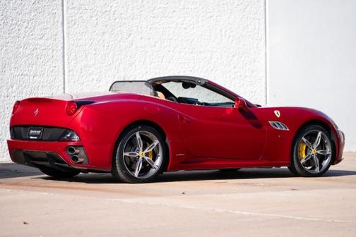 2013 Ferrari California Base