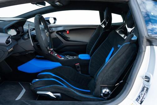2023 Lamborghini Huracan STO Base