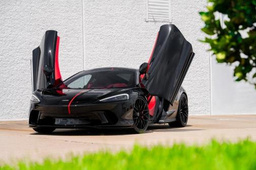 2022 McLaren GT Base