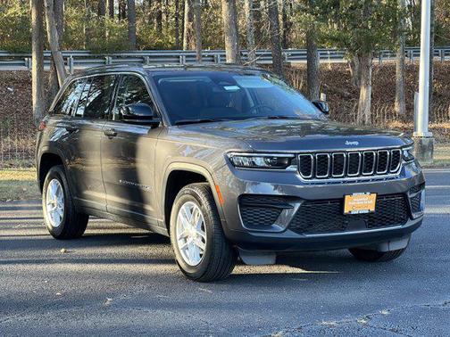 2023 Jeep Grand Cherokee Laredo 4x4