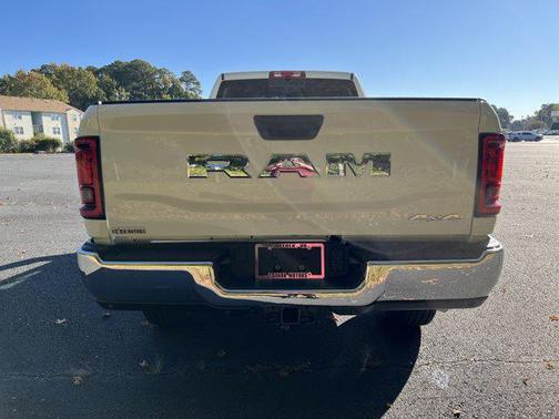 2026 RAM 2500 Tradesman Crew Cab 4x4 8' Box