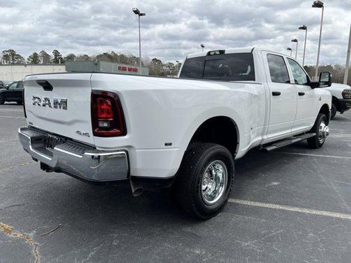 2026 RAM 3500 Tradesman Crew Cab 4x4 8' Box