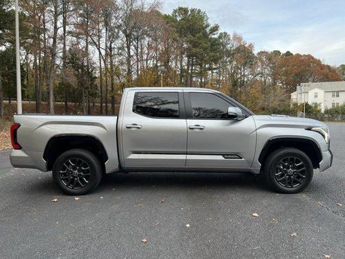 2024 Toyota Tundra Hybrid Platinum