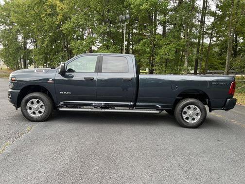 2026 RAM 2500 Big Horn Crew Cab 4x4 8' Box