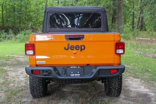 2025 Jeep Gladiator Sport S