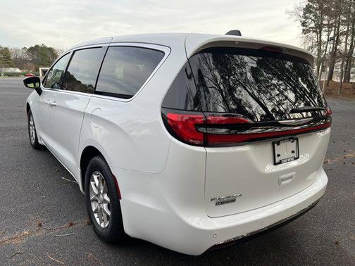 2026 Chrysler Pacifica L