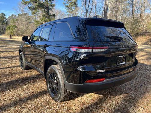 2026 Jeep Grand Cherokee Altitude