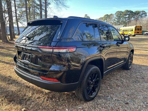 2026 Jeep Grand Cherokee Altitude
