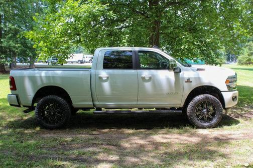 2024 RAM 2500 Laramie Crew Cab 4x4 64' Box