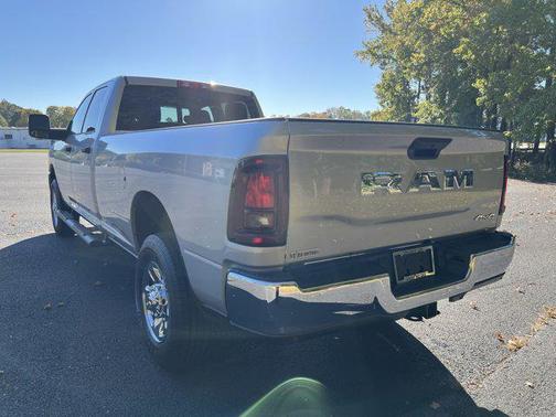 2026 RAM 2500 Tradesman Crew Cab 4x4 8' Box