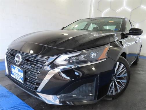 Black 2023 Nissan Altima 2.5 SV
