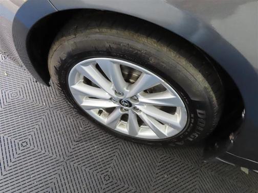 Gray 2024 Toyota Corolla Hatchback SE
