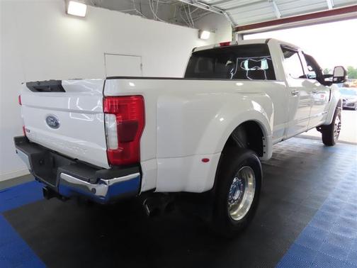 White 2019 Ford F-450 Lariat