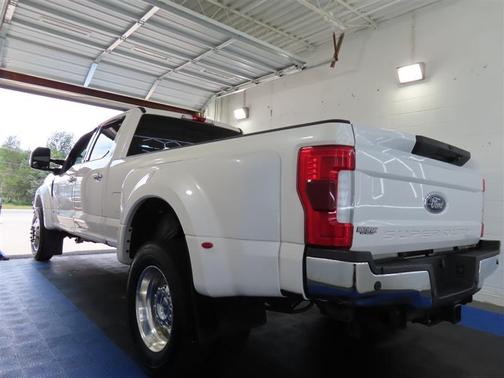 White 2019 Ford F-450 Lariat