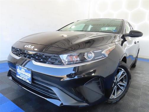 Black 2024 Kia Forte LXS