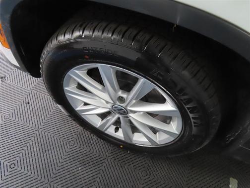 Pure White 2017 Volkswagen Tiguan Limited 2.0T