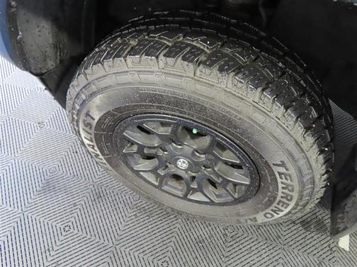Gray 2023 Toyota Tacoma SR5