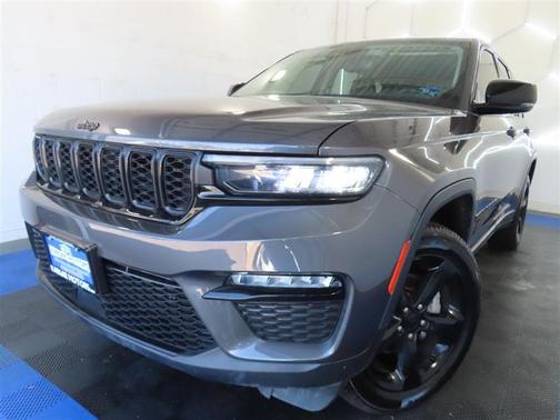 Gray 2023 Jeep Grand Cherokee Limited