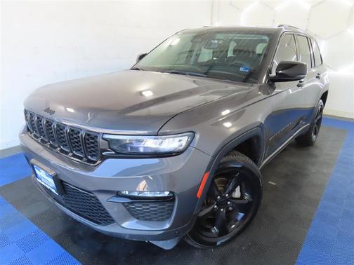 Gray 2023 Jeep Grand Cherokee Limited