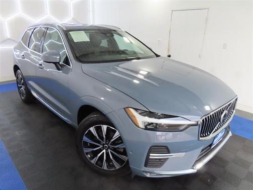 2023 Volvo XC60 B5 Plus Bright Theme