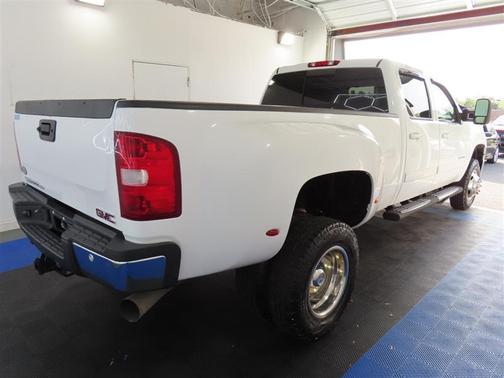 Summit White 2011 GMC Sierra 3500 H/D