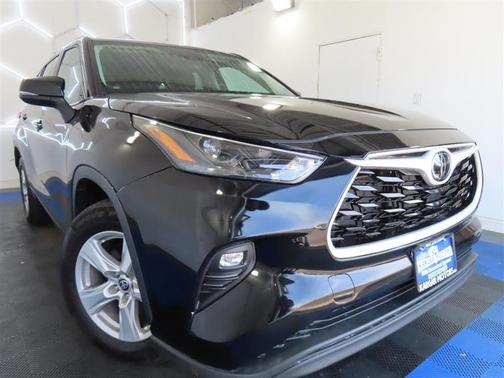 Black 2025 Toyota Highlander LE