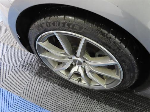 2022 Genesis G70 2.0T