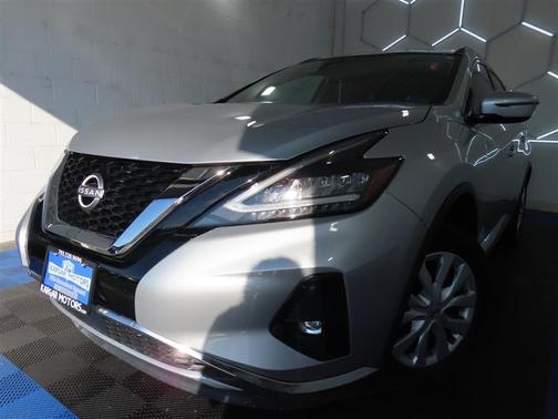 Silver 2023 Nissan Murano SV