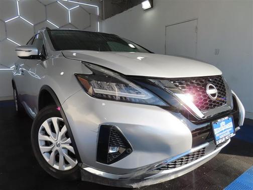 Silver 2023 Nissan Murano SV