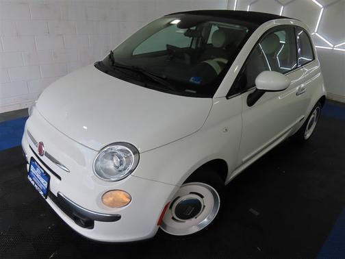 White 2015 FIAT 500C Lounge