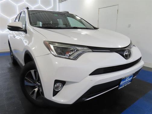 White 2018 Toyota RAV4 XLE