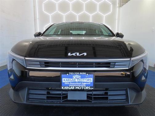Black 2025 Kia K4