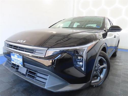 Black 2025 Kia K4