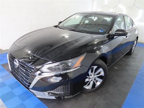 Black 2024 Nissan Altima 2.5 S