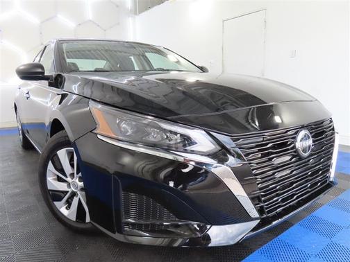 Black 2024 Nissan Altima 2.5 S