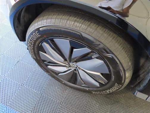 2t Gry Blk Roof 2024 Nissan ARIYA ENGAGE