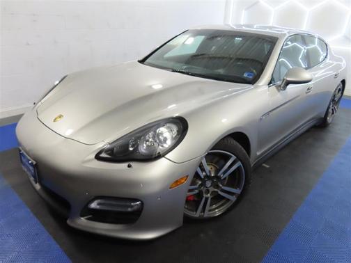 2013 Porsche Panamera GTS