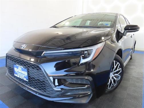 Black 2025 Toyota Corolla SE
