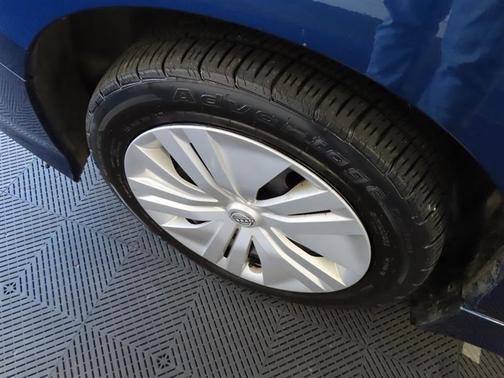 Deep Blue Pearl 2023 Nissan Leaf S