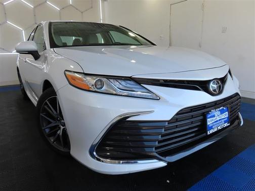 White 2021 Toyota Camry XLE